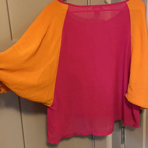 Pinky color blocking top  sizeL - Picture 9 of 10
